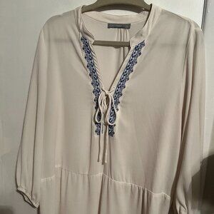 NWT OCTAVIA CREAM/BLUE EMBROIDERED SZ L